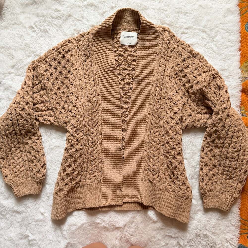 Abercrombie & Fitch Soft A&F Collection Beige Open-Front Cable-Knit Cardigan